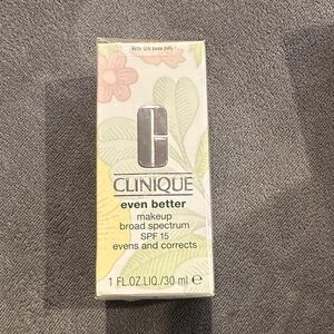 Clinique Even Better Makeup SPF 15 - Yellow and Green Packaging